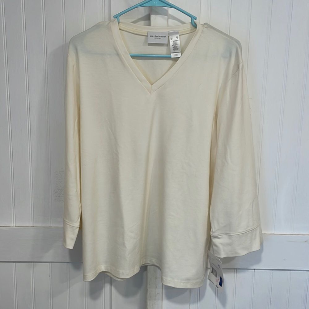 Liz Claiborne, Liz sport, long sleeve cream V-neck top size XL